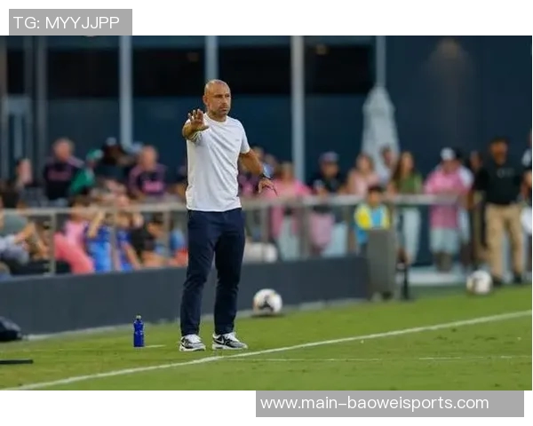 马斯切拉诺透露阿连德因发烧缺席训练明日有望回归球队