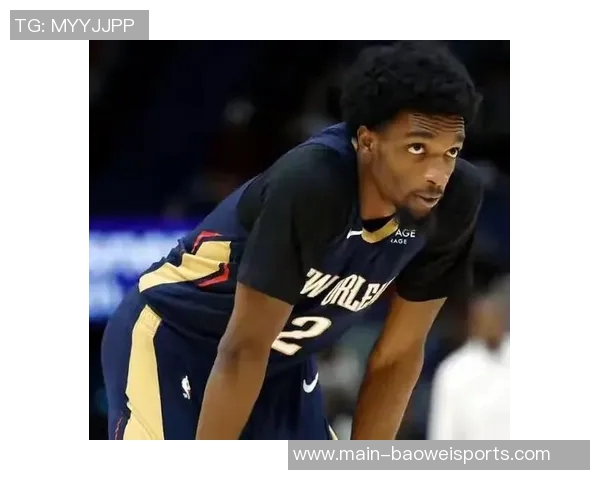 赫伯特琼斯压哨被判犯规不满情绪激动连吃两次技术犯规被驱逐出场