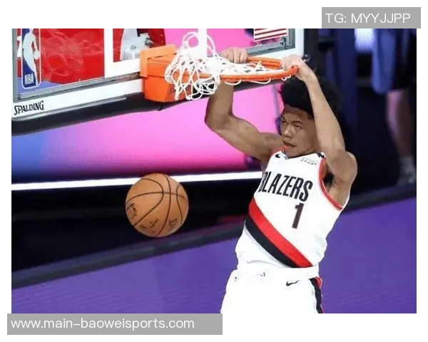 安芬尼西蒙斯表现出色14投8中三分球7中2贡献18分2助攻